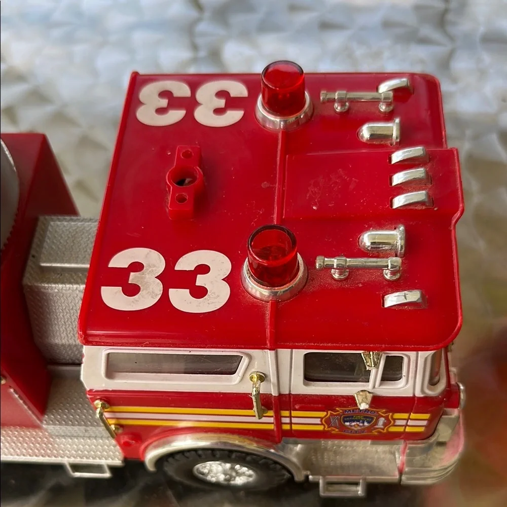 Vintage Red Fire Truck Toy with Ladder - Picture 3 of 10
